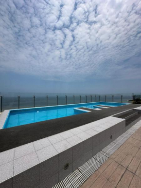 Oceanfront apartment